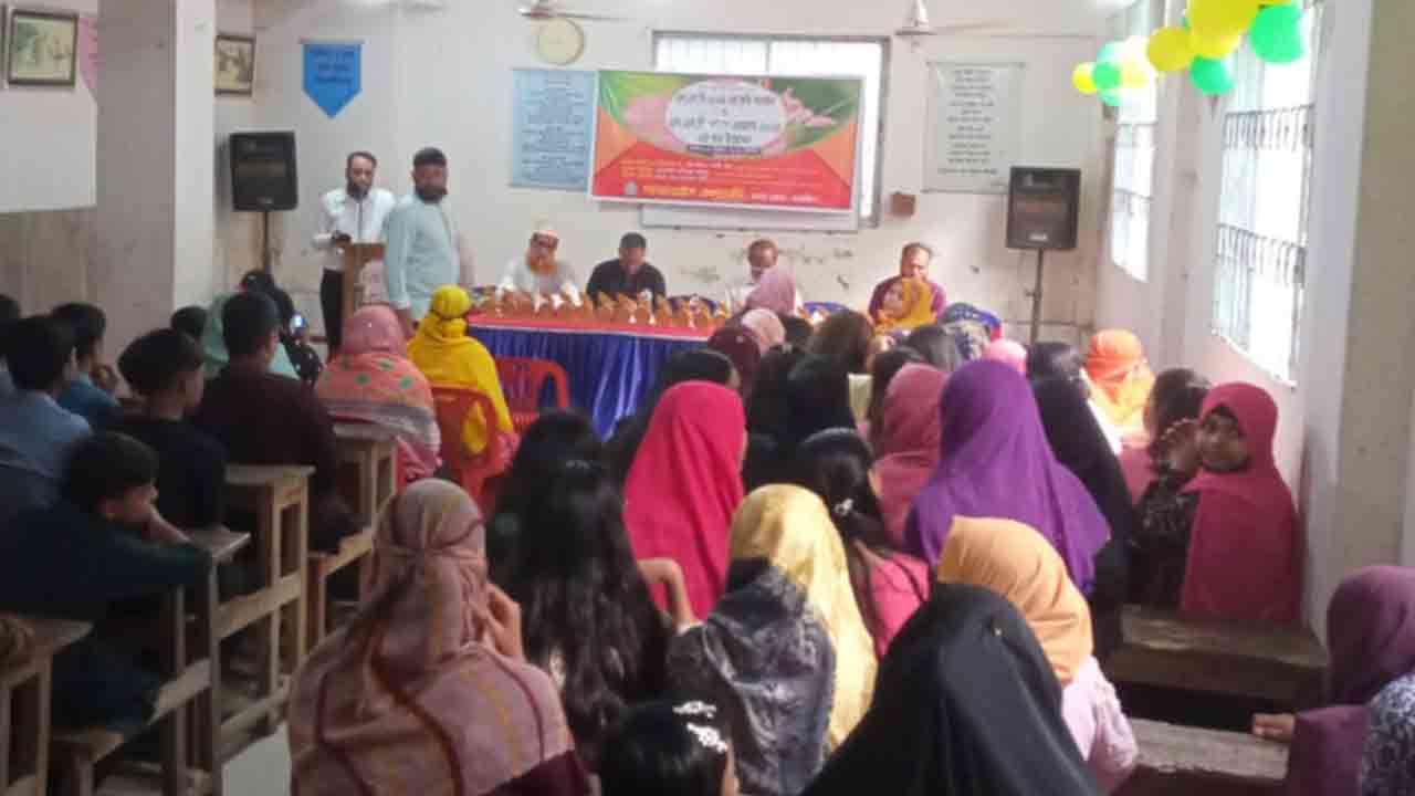 নড়াইলে কৃতী শিক্ষার্থীদের সংবর্ধনা প্রদান