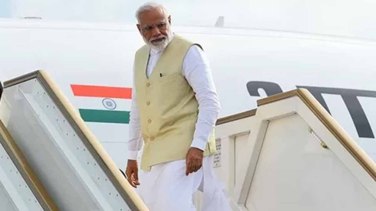 দিল্লিগামী বিমানে ত্রুটি, আটকা পড়েছেন মোদি&nbsp;