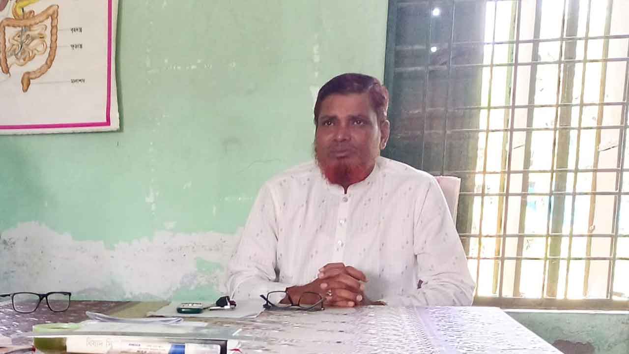 সালথায় প্রধান শিক্ষকের বিরুদ্ধে ছাত্রীকে যৌন হয়রানির অভিযোগ