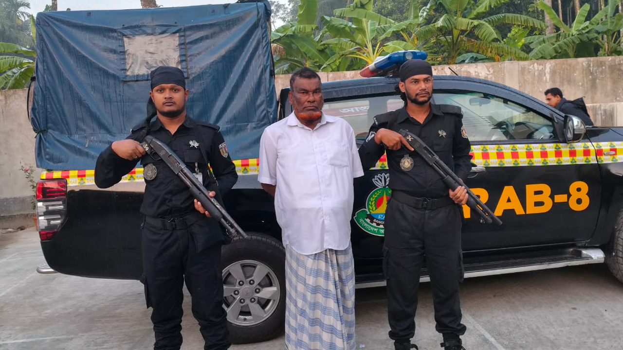 ভোলায় ১৩ মামলার আসামি আলতাব গ্রেপ্তার