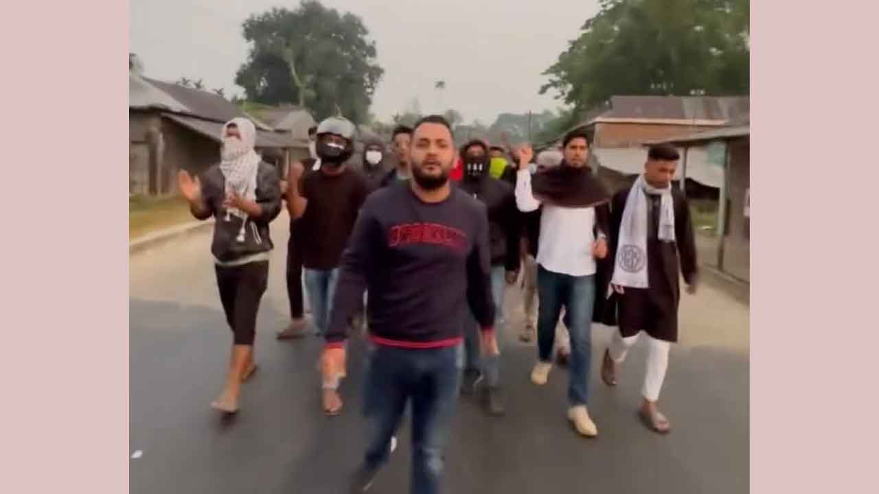 নেত্রকোনায় নিষিদ্ধ সংগঠন ছাত্রলীগের ঝটিকা মিছিল, আটক ৬