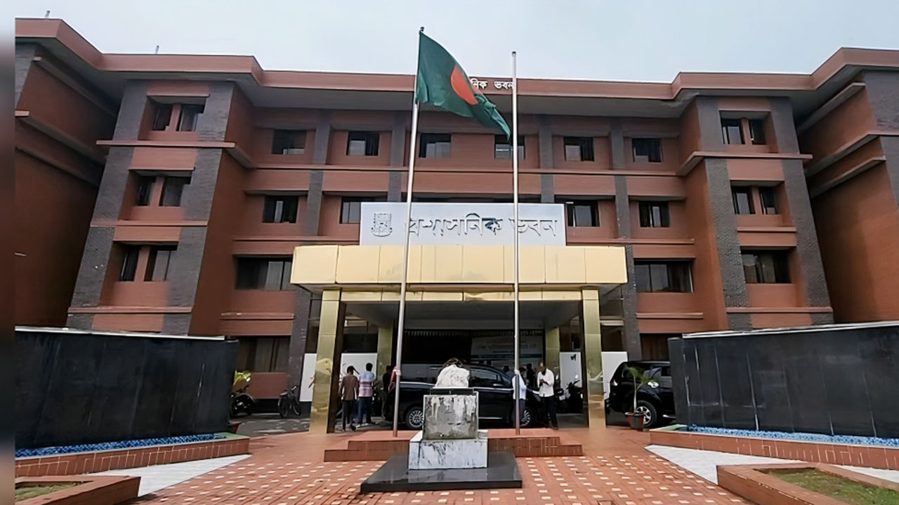 র&zwj;্যাগিংয়ের অভিযোগে পবিপ্রবির ৭ শিক্ষার্থীকে হল থেকে বহিষ্কার