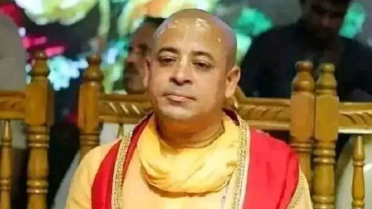 বিমানবন্দর থেকে&nbsp;ইসকন নেতা চিন্ময় দাস গ্রেপ্তার