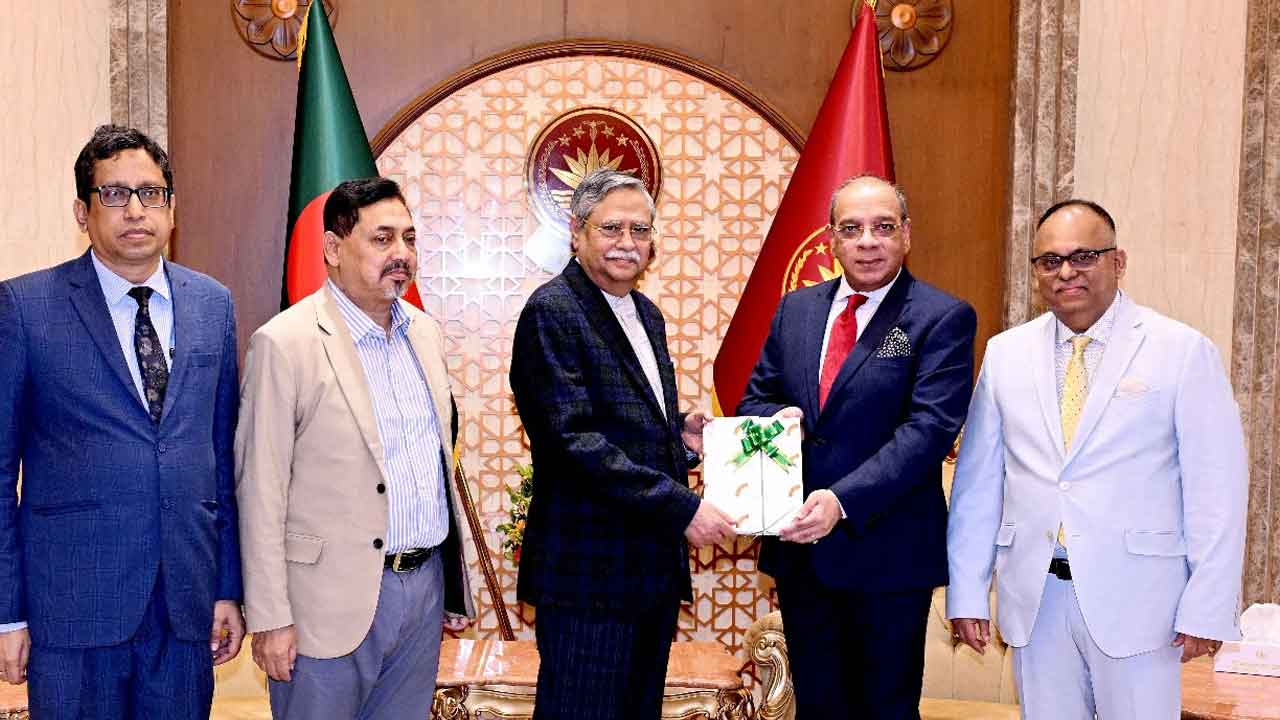 রাষ্ট্রপতির কাছে সুপ্রিম কোর্টের বার্ষিক প্রতিবেদন ২০২৩ পেশ