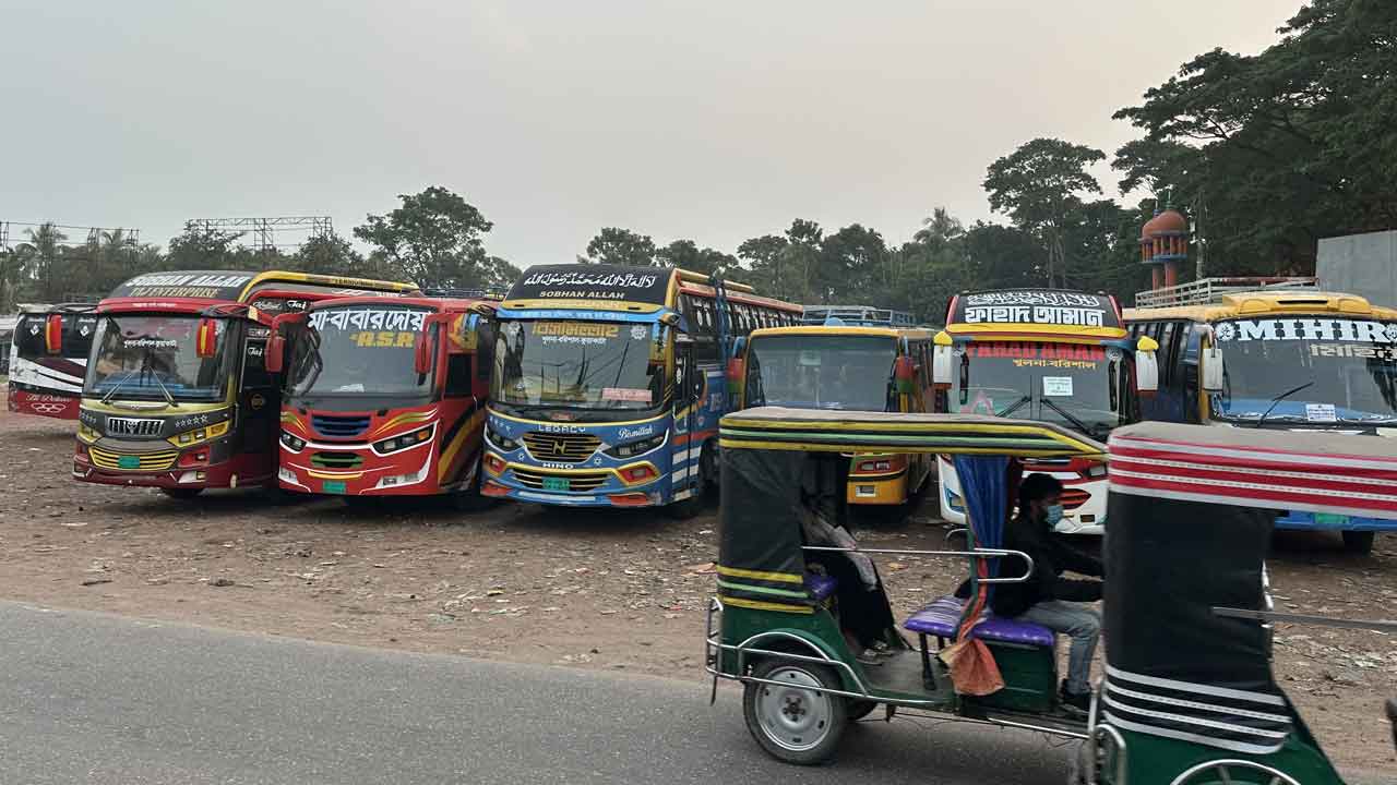 ঝালকাঠি থেকে ১২ রুটে বাস চলাচল বন্ধ