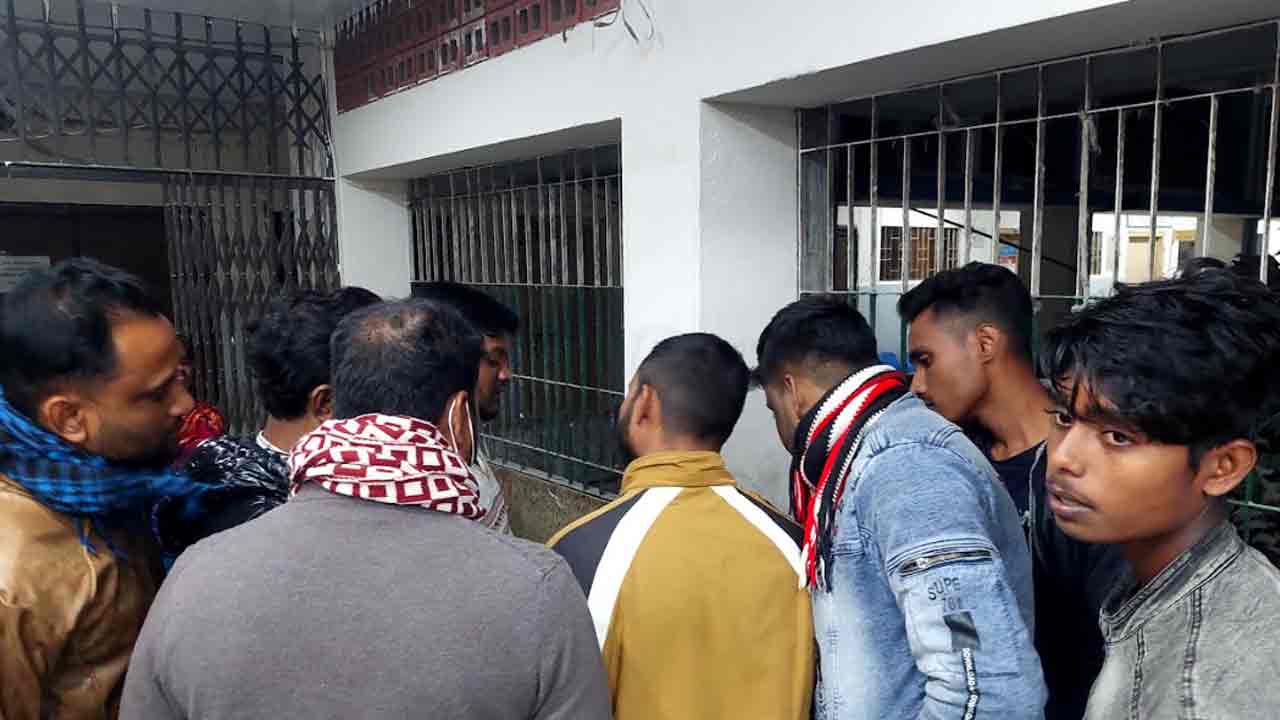 নাটোরে ফুটবল খেলতে গিয়ে যুবকের মৃত্যু &nbsp;