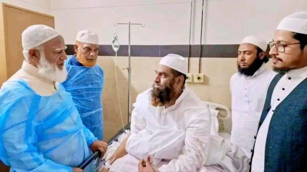 অসুস্থ মামুনুল হকের সঙ্গে দেখা করেন জামায়াত আমির। ছবি: সংগৃহীত