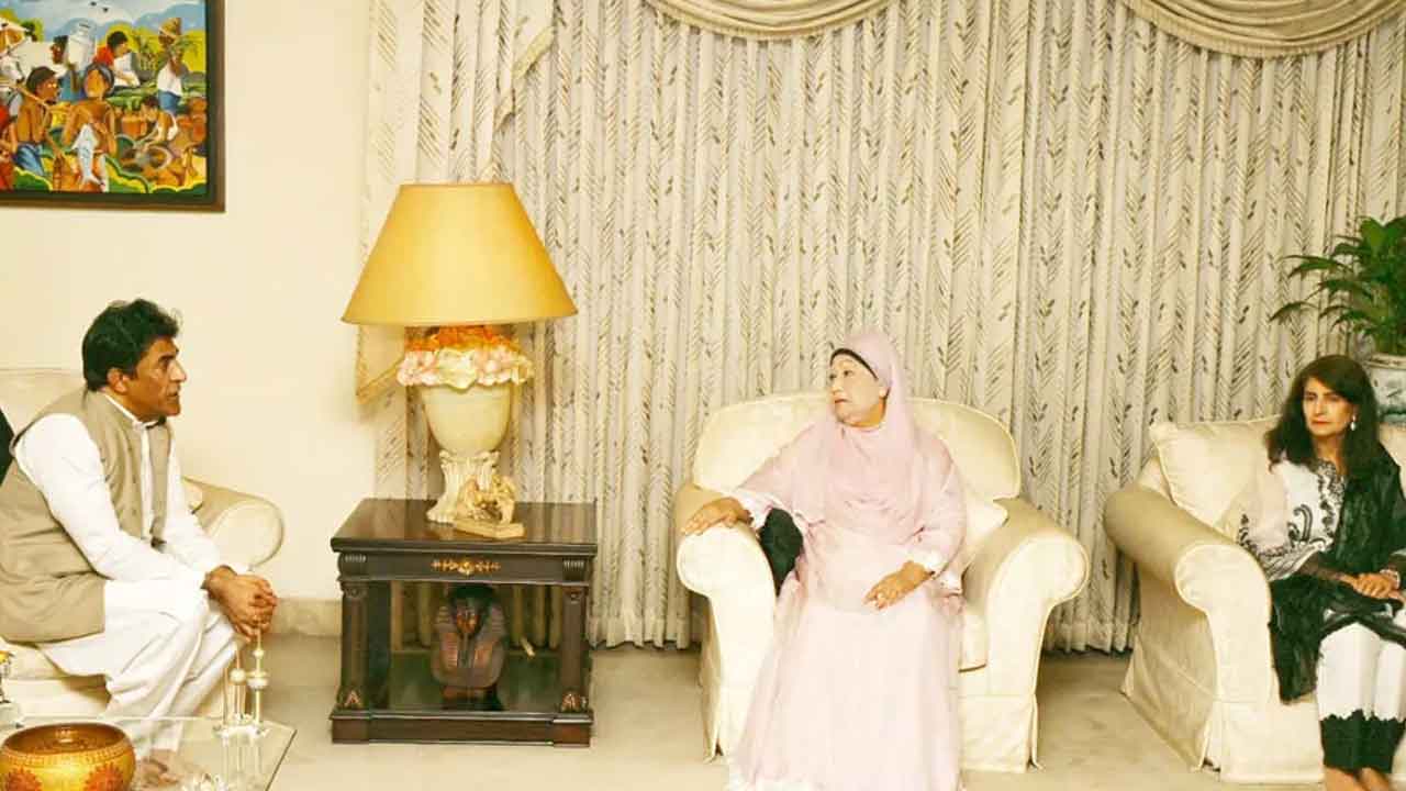 খালেদা জিয়ার সঙ্গে পাকিস্তানের হাইকমিশনারের সাক্ষাৎ