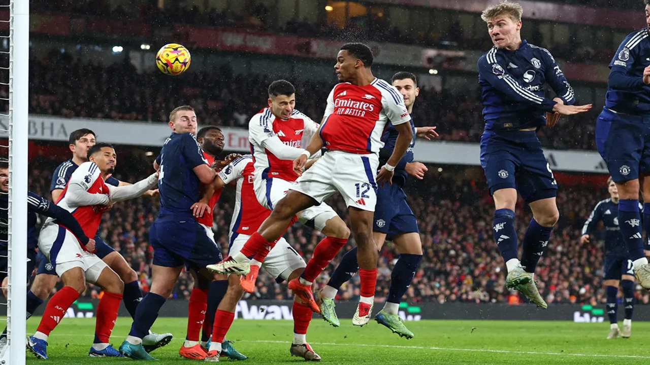 হাইভোল্টেজ ম্যাচে ২-০ গোলে হেরেছে ম্যানচেস্টার ইউনাইটেড