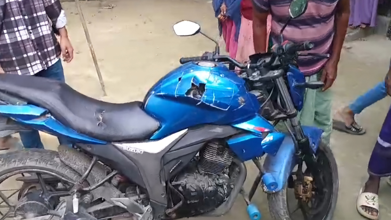 সড়ক দুর্ঘটনাকে কেন্দ্র করে আ.লীগ ও বিএনপি সংঘর্ষ, আহত ৭