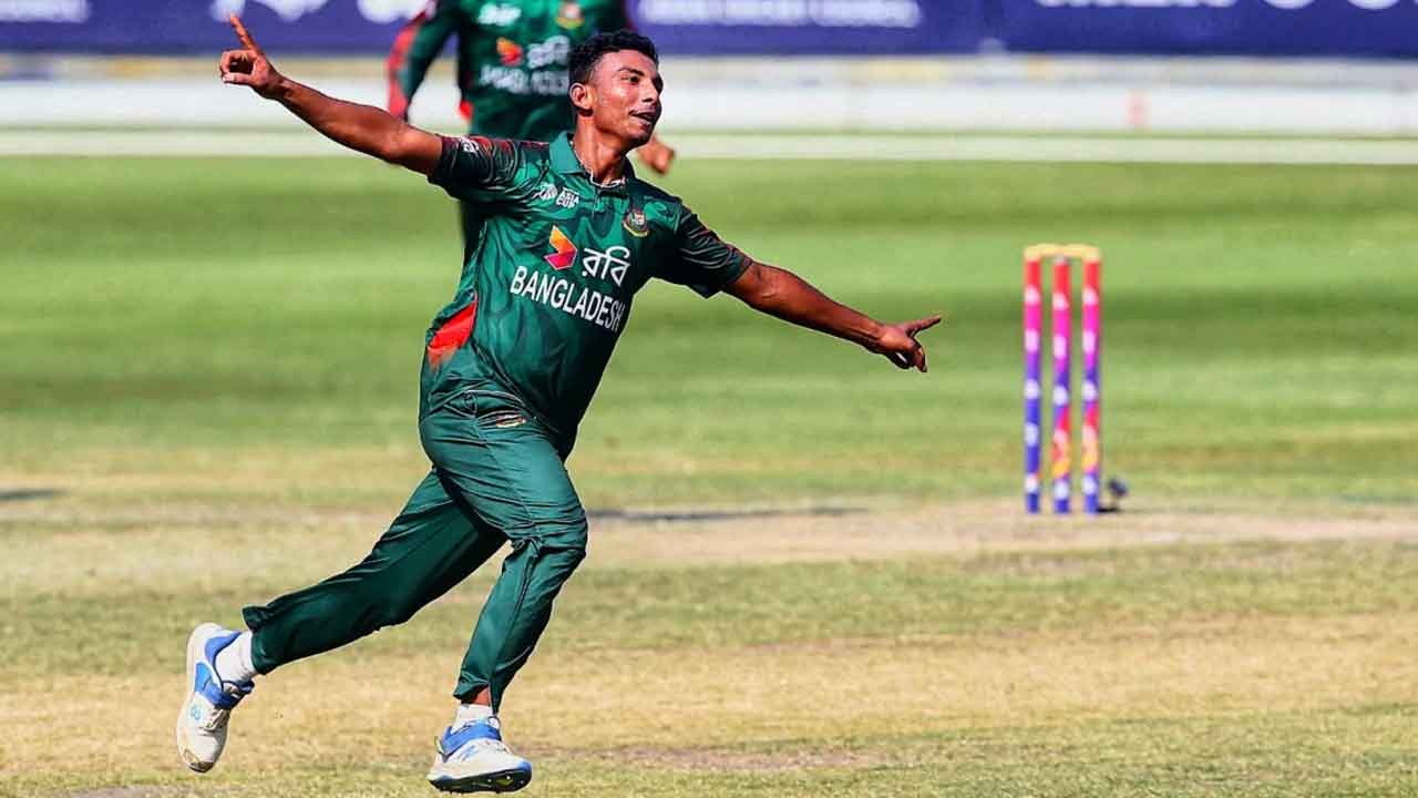 পাকিস্তানকে হারিয়ে ফাইনালে ভারতের মুখোমুখি বাংলাদেশ