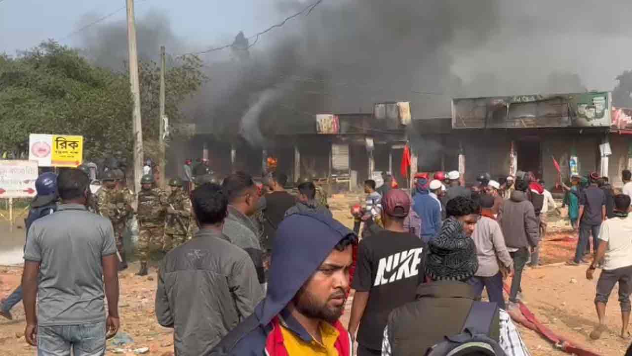 বাহুবলে ৫ টাকা নিয়ে ৬ গ্রামবাসীর সংঘর্ষ, পুলিশসহ আহত শতাধিক