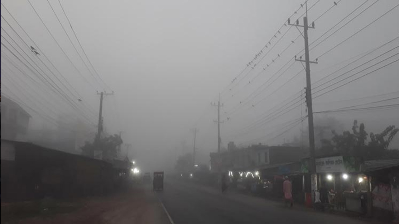 ঘন কুয়াশায় ঢাকা দিনাজপুর&nbsp;