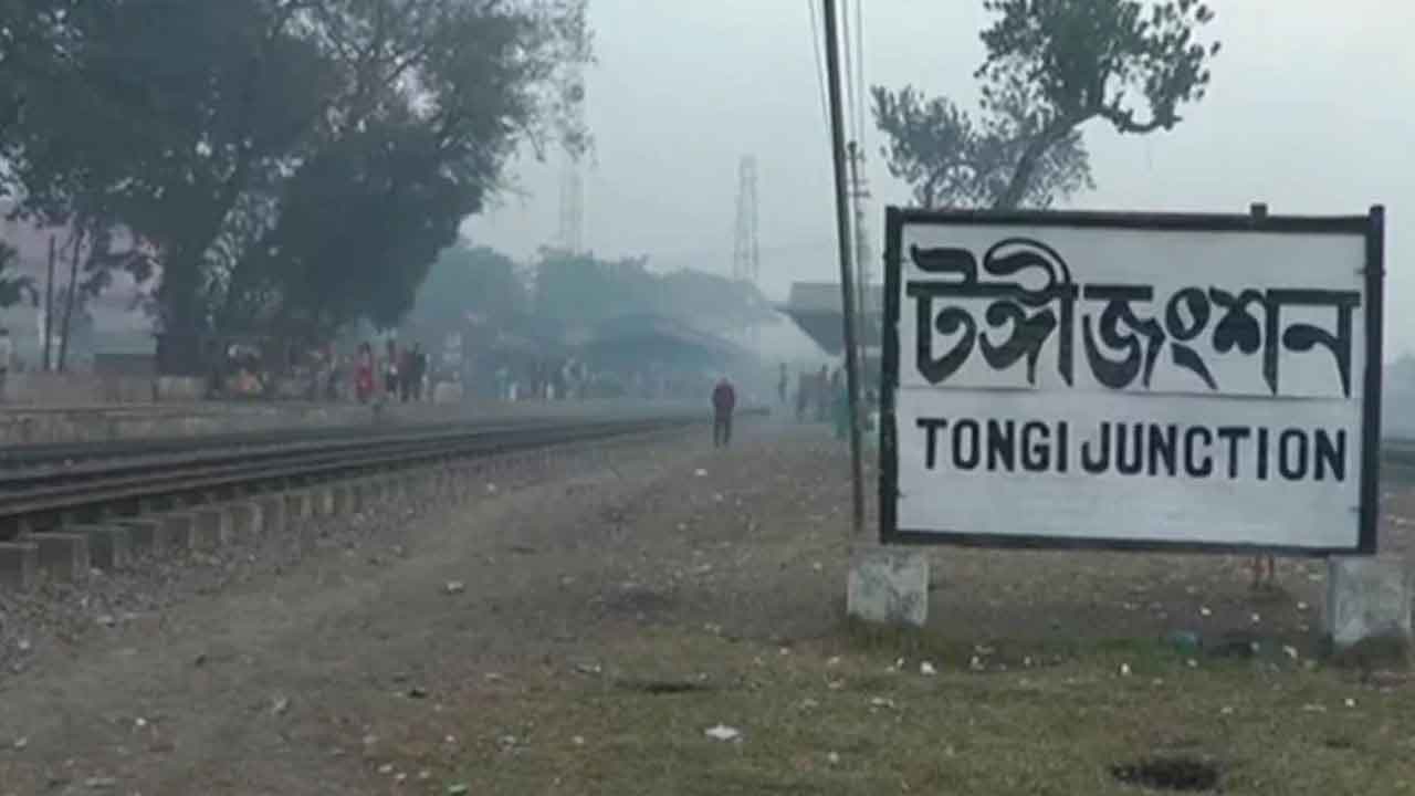 ট্রেনের নিচে কাটা পড়ে বাবা ছেলে নিহত