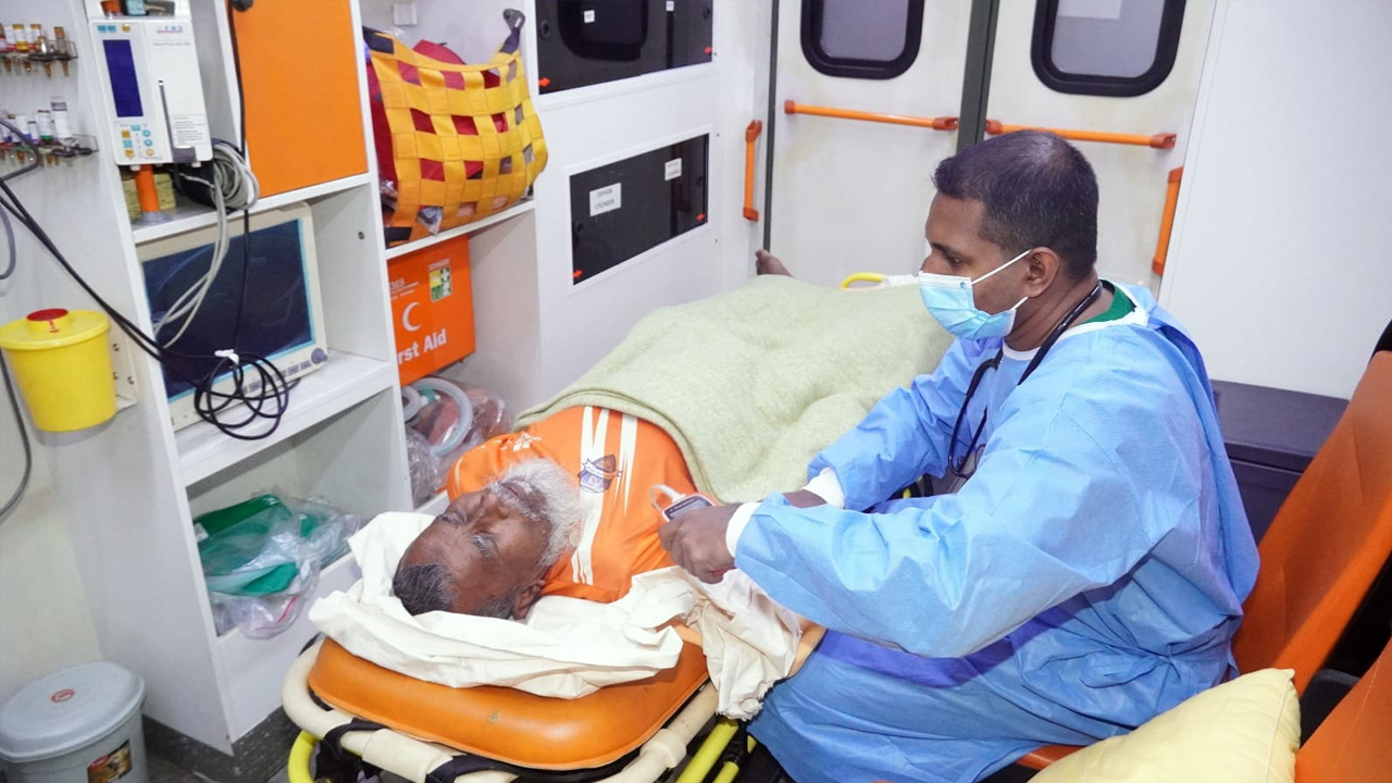 আবু সাঈদের অসুস্থ বাবাকে হেলিকপ্টারে আনা হলো ঢাকায়