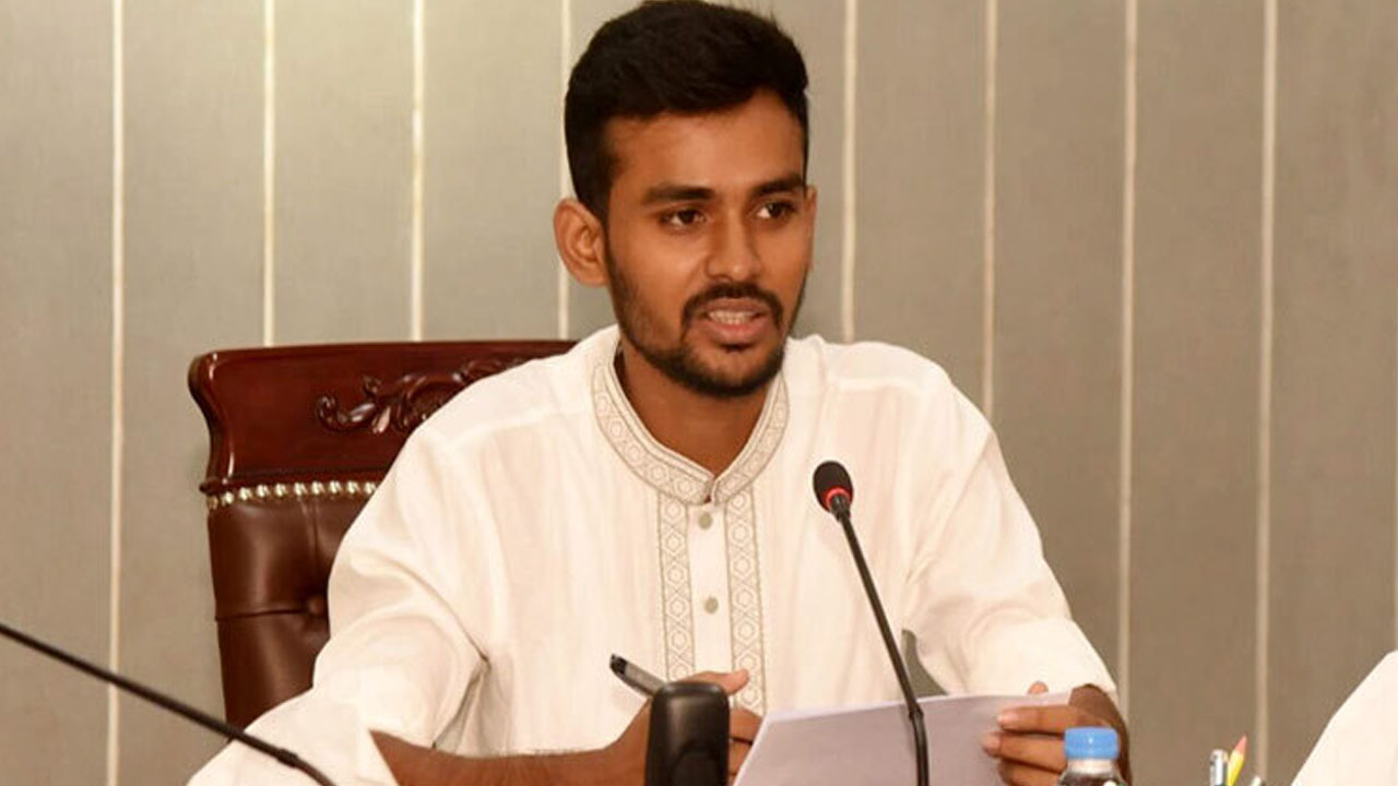 এক মন্ত্রণালয়েই শূন্য পদ ৬০ হাজার, শিগগিরই নিয়োগ: আসিফ মাহমুদ