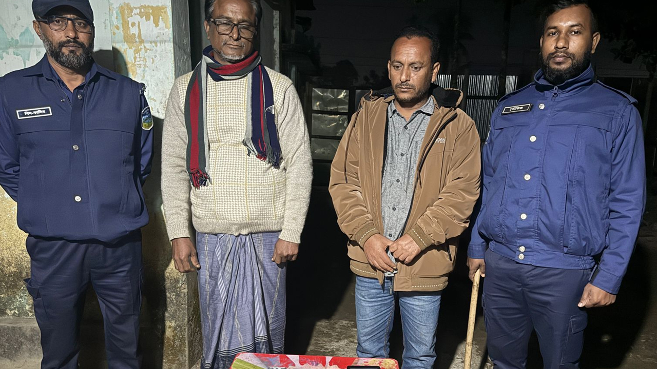 মোহনগঞ্জে ইয়াবা ও হেরোইনসহ ২ মাদক কারবারি আটক