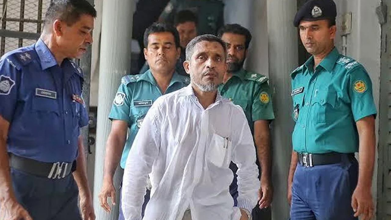 ১০ ট্রাক অস্ত্র মামলায় বাবরকে খালাস দিলেন হাইকোর্ট