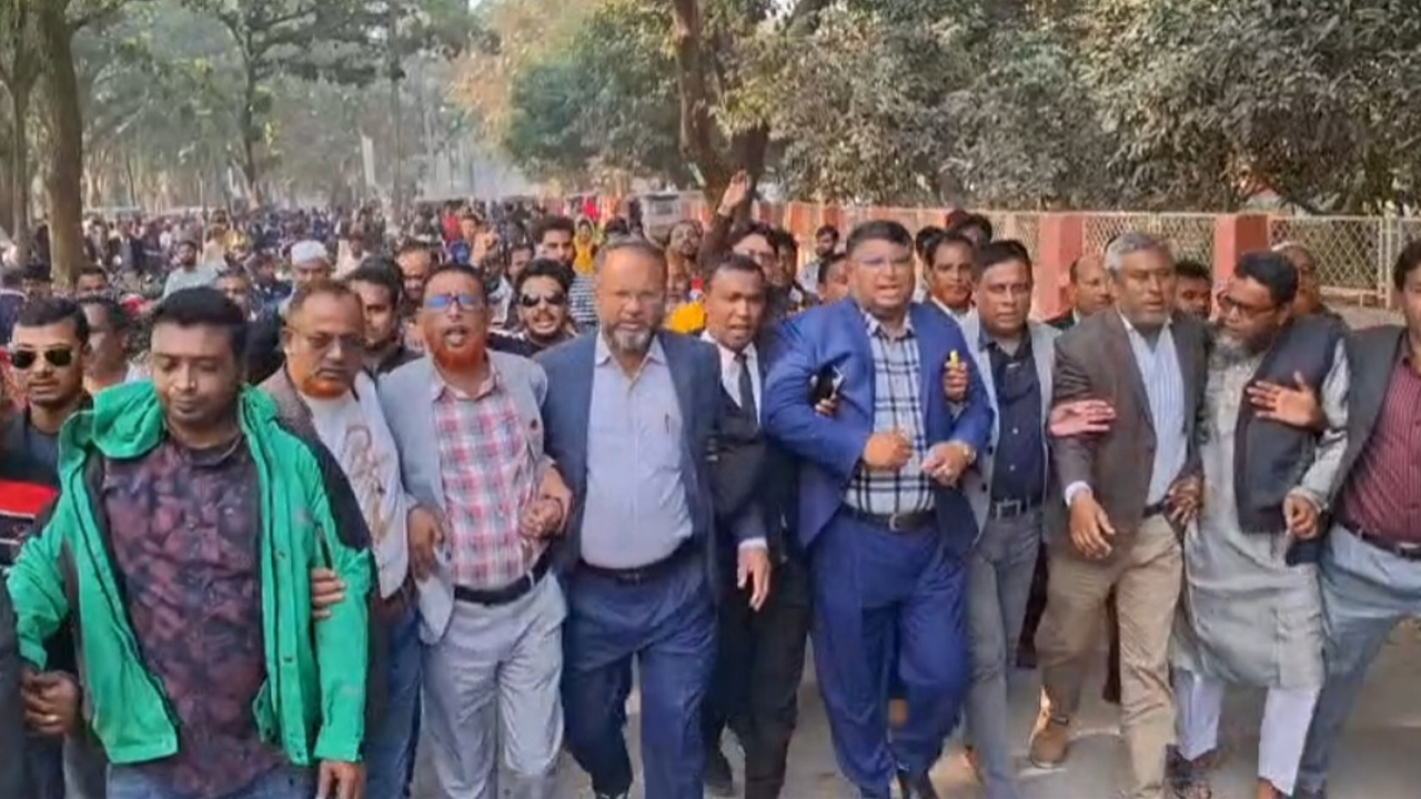 তারেক রহমান খালাস পাওয়ায় বিএনপির আনন্দ মিছিল