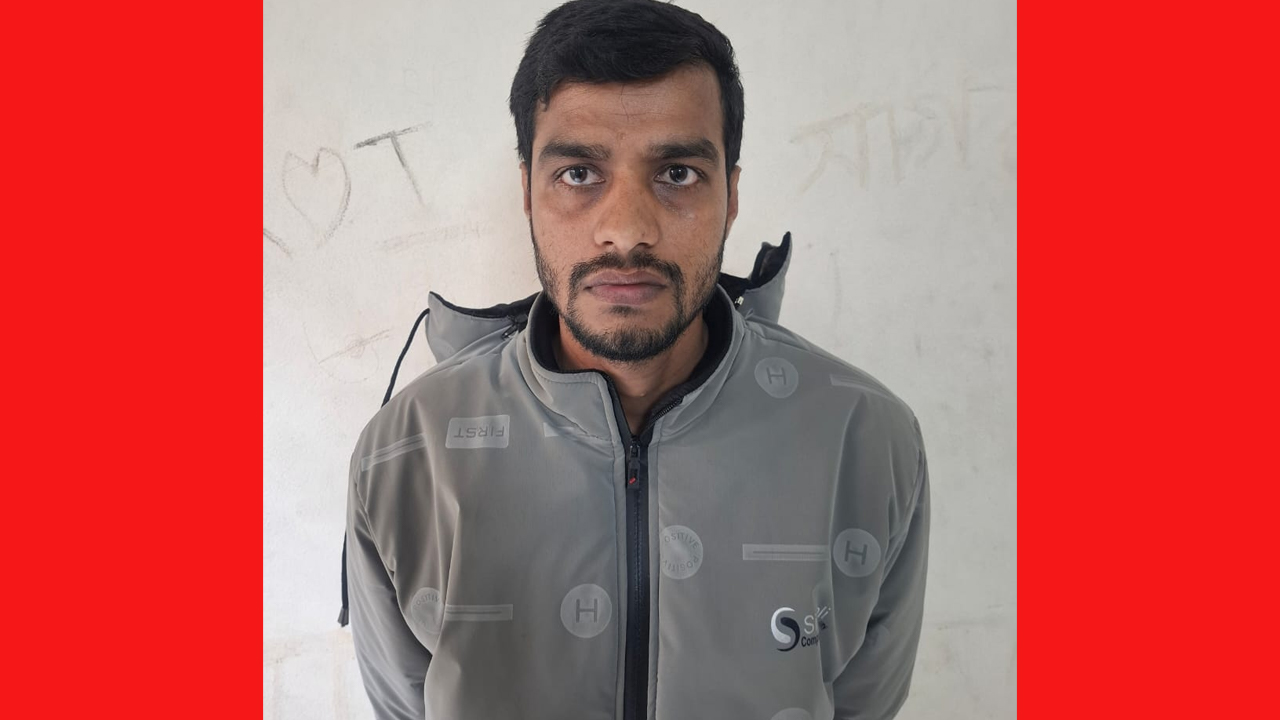 হুজুরদের নিয়ে ফেসবুকে পোস্ট, যুবক গ্রেপ্তার