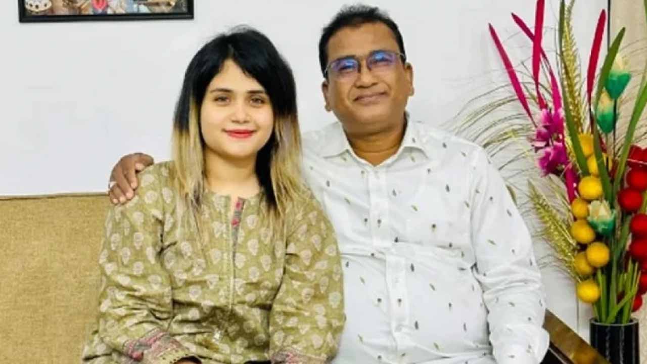 সাবেক সংসদ সদস্য আনোয়ারুল আজিম আনারের সঙ্গে তার মেয়ে মুমতারিন ফেরদৌস ডরিন। ছবি: সংগৃহীত