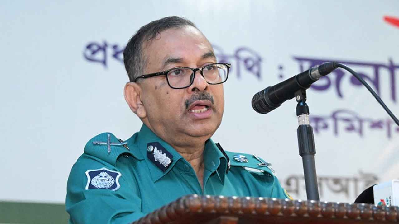 চাঁদাবাজদের তালিকা তৈরির কাজ চলছে: ডিএমপি কমিশনার