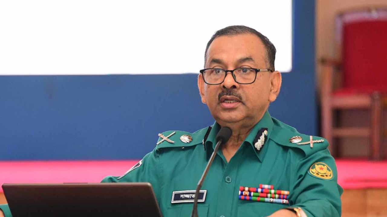 অটোরিকশা দ্রুত নিয়ন্ত্রণ করা জরুরি: ডিএমপি কমিশনার