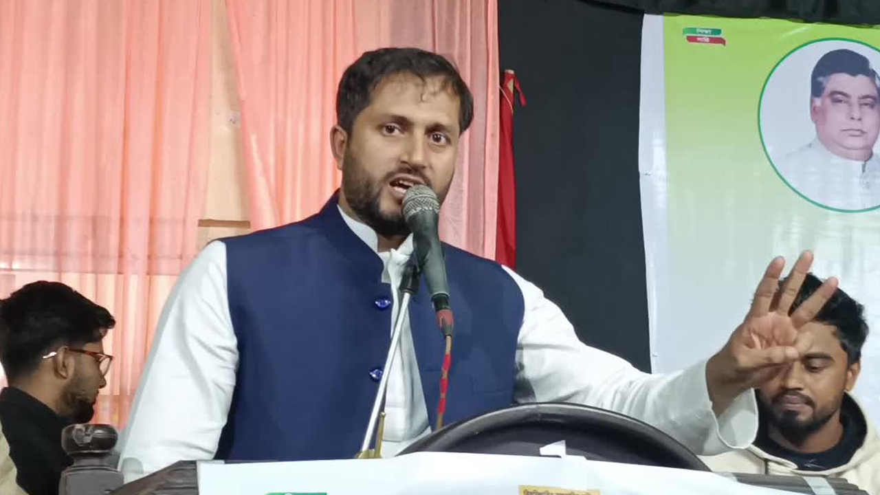 &lsquo;চট্টগ্রামকে নিজেদের সঙ্গে যুক্ত করতে চায় ভারত&rsquo;