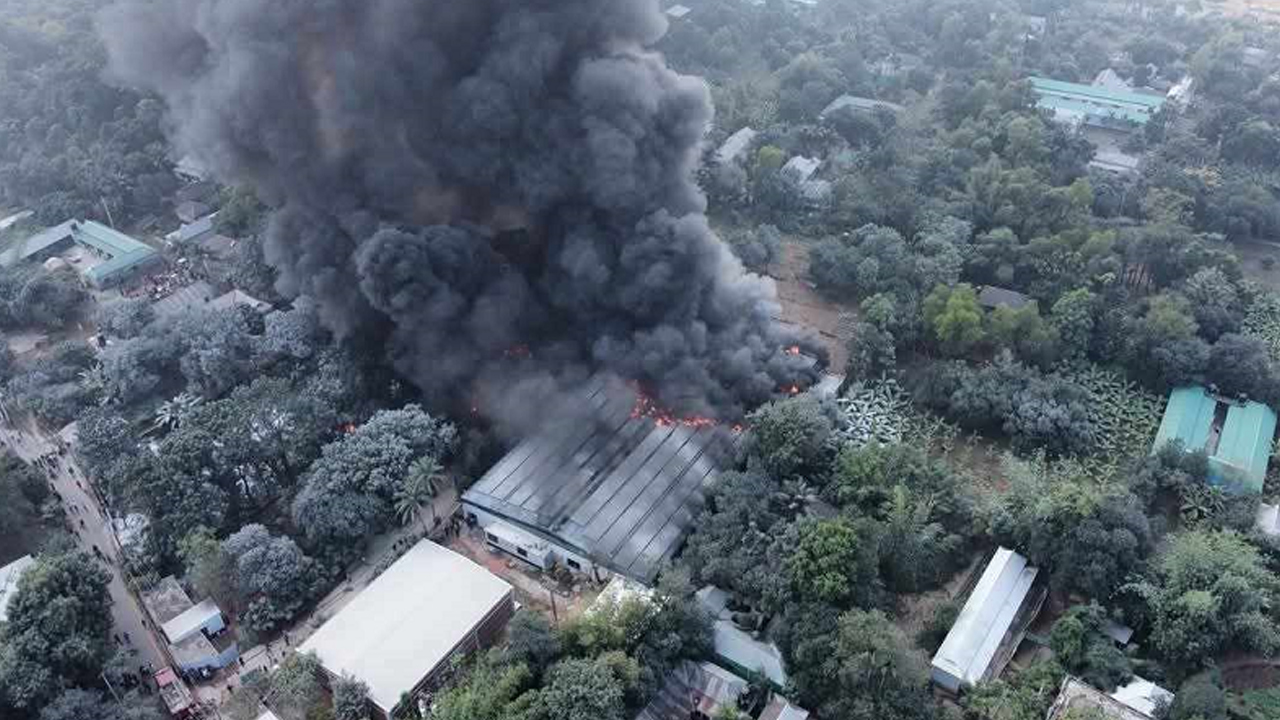 গাজীপুরে কারখানায় আগুন, নিহতের সংখ্যা বেড়ে তিন