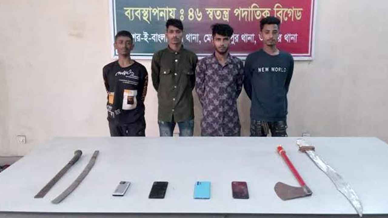 সেনা অভিযানে হত্যা মামলার আসামিসহ ২৬ চাঁদাবাজ গ্রেপ্তার