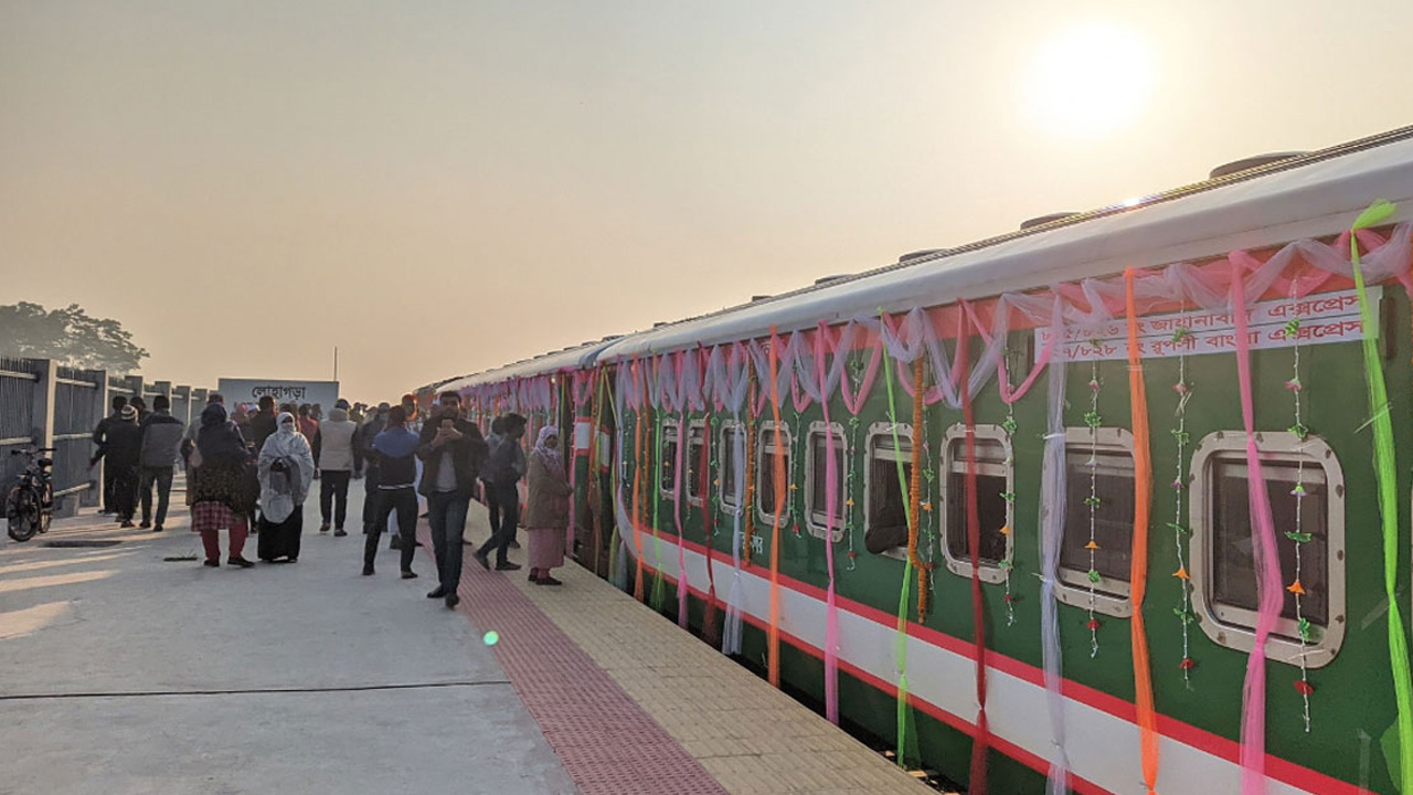 খুলনা-ঢাকা রুটে নতুন ট্রেন চলাচল শুরু