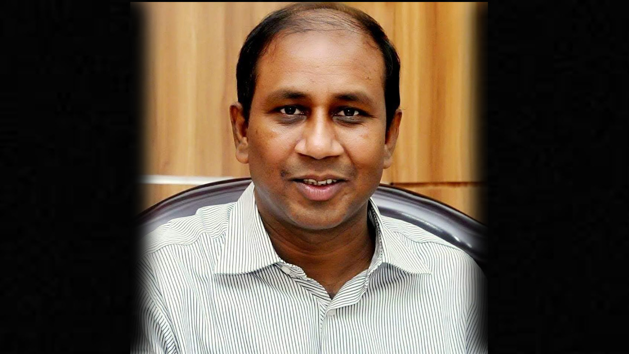 পালিয়ে থাকা মনিরুলের মাকে নিয়ে আবেগঘন পোস্ট