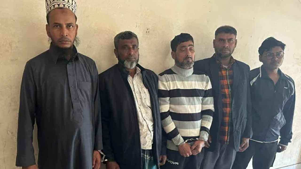 আটক হওয়া ৫ জন