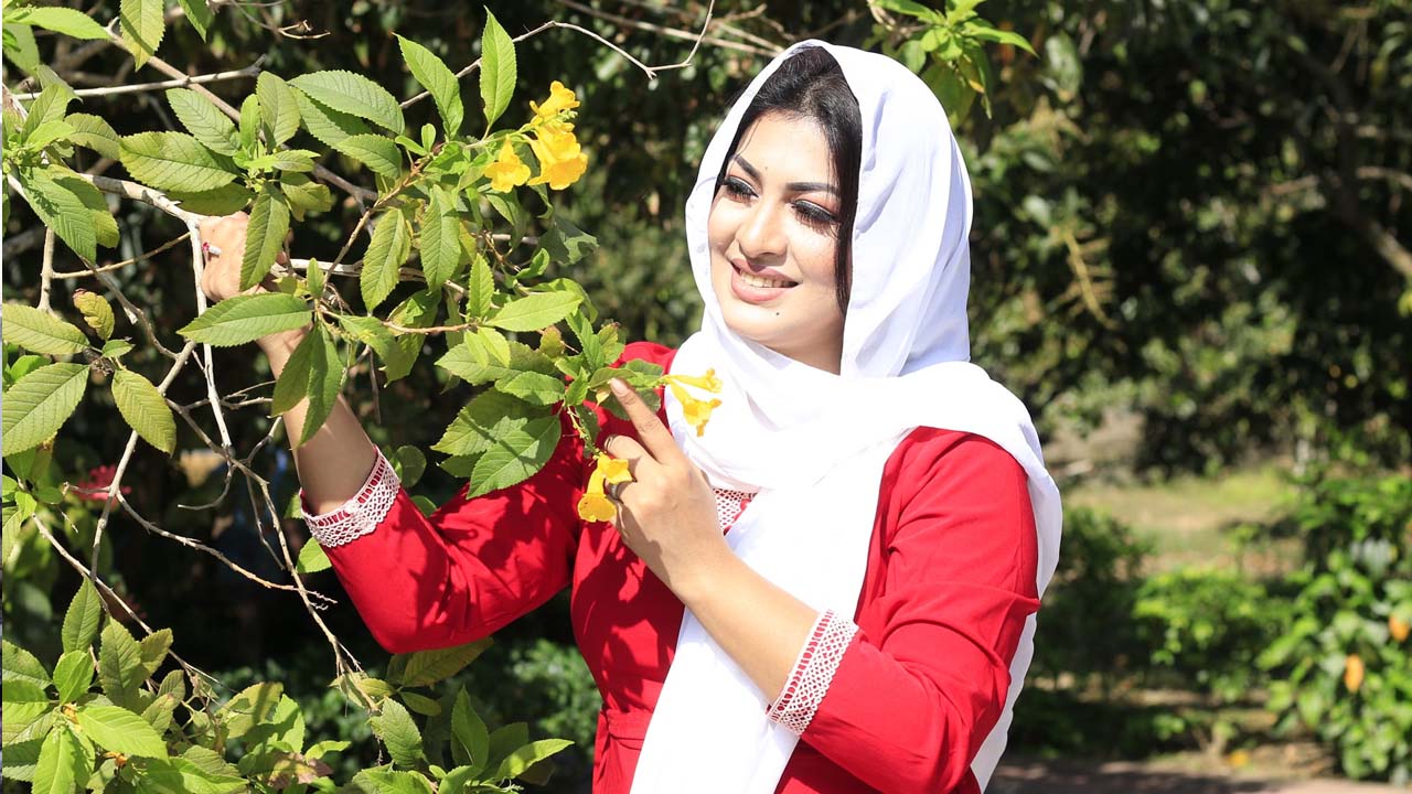 ধার্মিক জামাই পেলে শোবিজ ছাড়বেন প্রিয়াঙ্কা