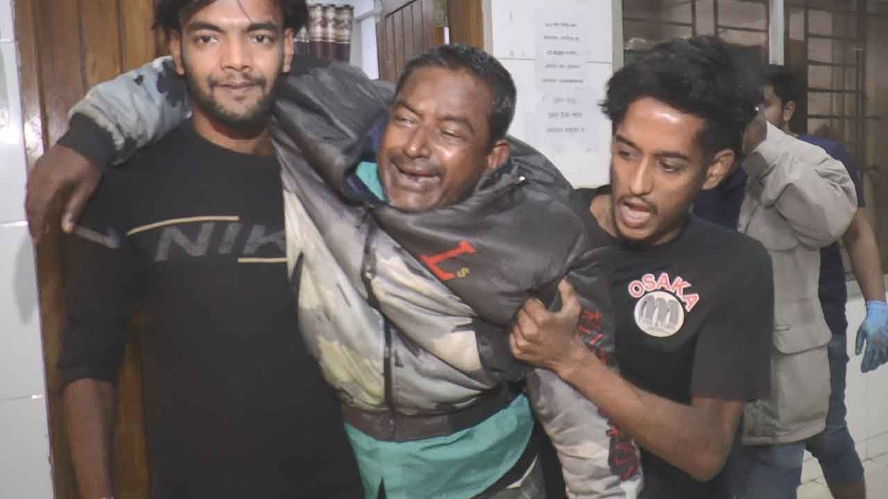 দোকানে ঢুকে কর্মচারীকে কুপিয়ে হত্যা, অভিযুক্ত আটক