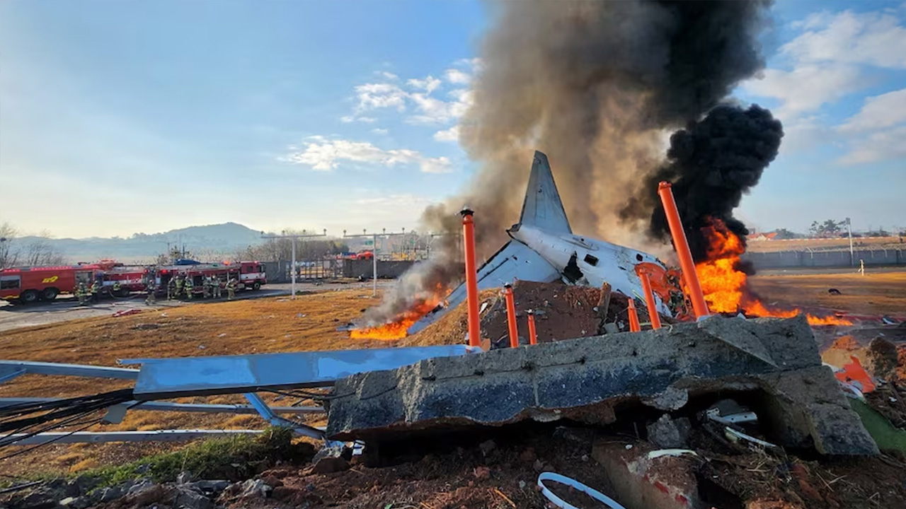 দক্ষিণ কোরিয়ায় ১৮১ আরোহী নিয়ে বিমান বিধ্বস্ত, নিহত ২৮