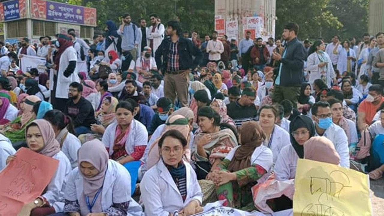 জুলাই থেকে ৩৫ হাজার টাকা ভাতা পাবেন ট্রেইনি চিকিৎসকরা