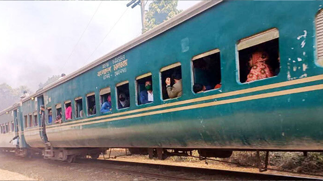 ট্রেনের ইঞ্জিন বিকল, ঢাকা-ময়মনসিংহ রেল যোগাযোগ বন্ধ