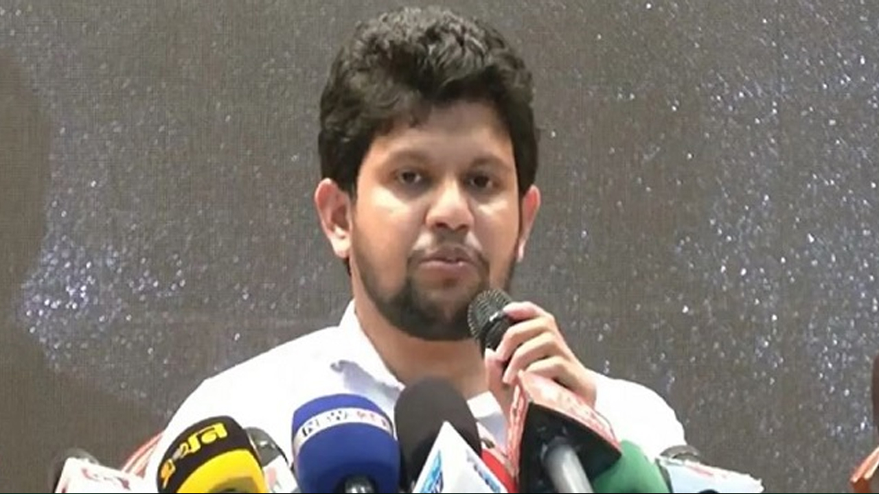 শুনতে পাচ্ছি, হাসিনাকে ফেরত দেবে না ভারত : মাহফুজ আলম