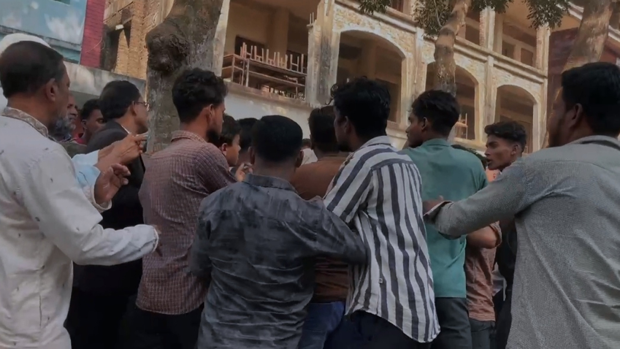 ফেনীতে বিএনপির দু&rsquo;পক্ষের সংঘর্ষ