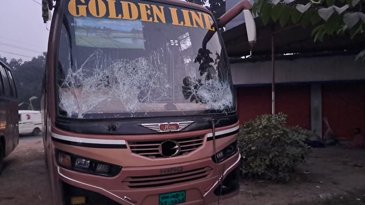 বাসচাপায় প্রাণ কোম্পানির ডেলিভারিম্যান নিহত