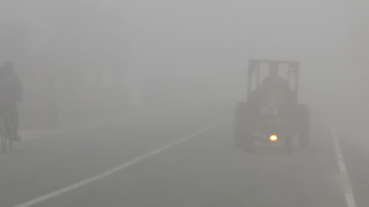 ঘন কুয়াশা-ঠান্ডায় কাহিল কুড়িগ্রাম