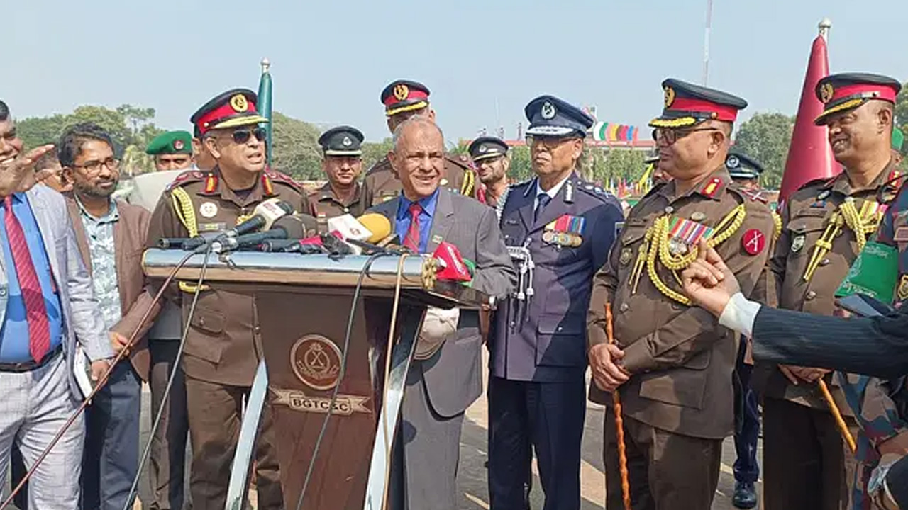 ভারতের মতো আমরাও প্রতিহুংকার দিতে প্রস্তুত: স্বরাষ্ট্র উপদেষ্টা