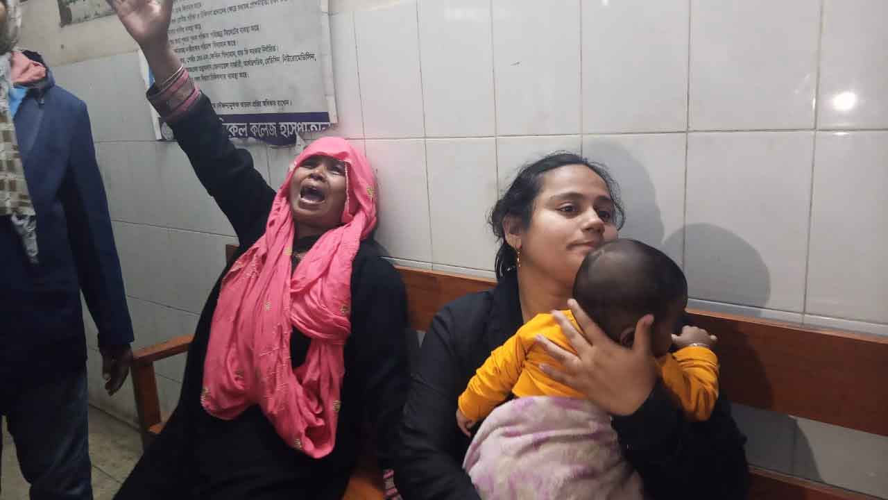 মৃত ওবায়দুর খানের স্বজনদের আহাজারি