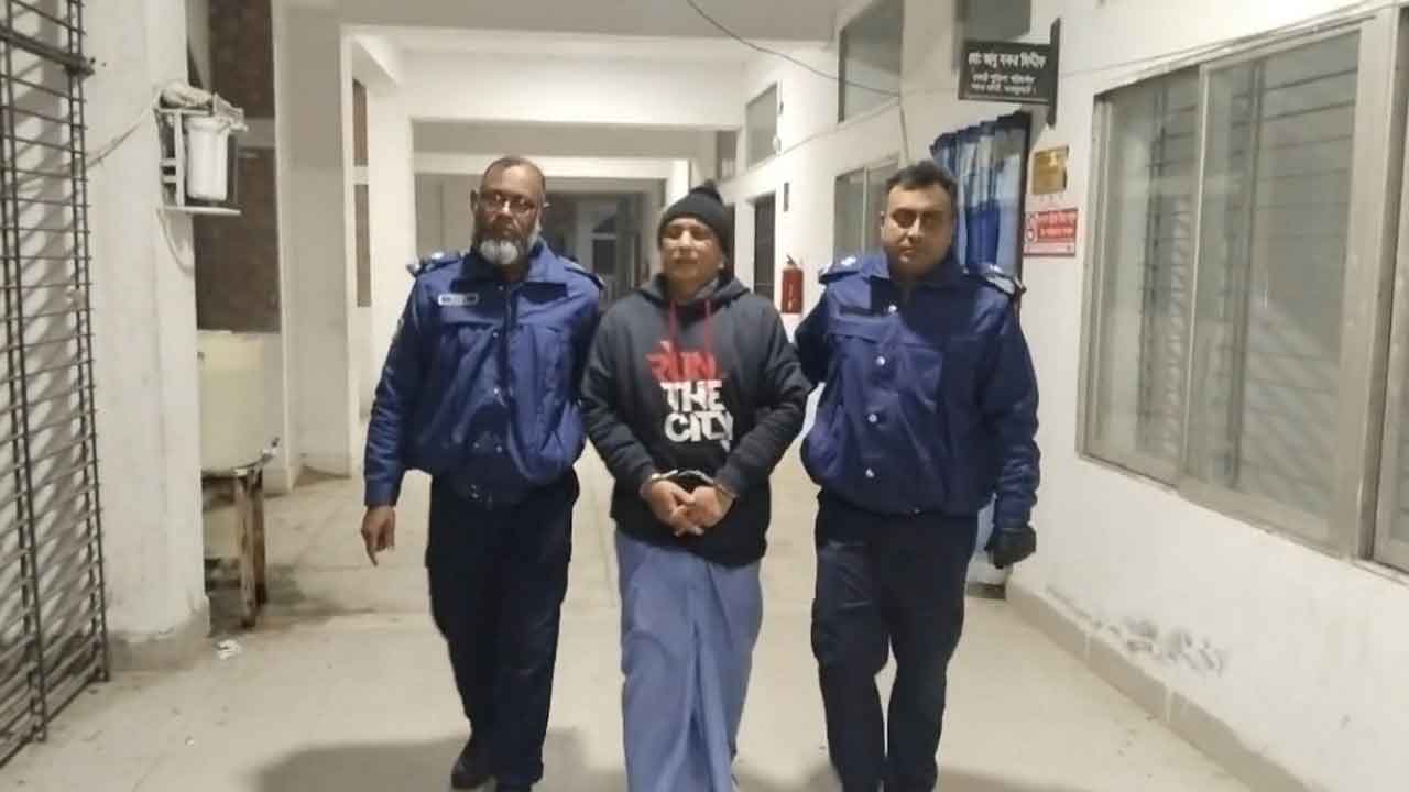 পাঁচবিবি সাবেক পৌরসভার মেয়র ও আওয়ামী লীগ নেতা গ্রেপ্তার