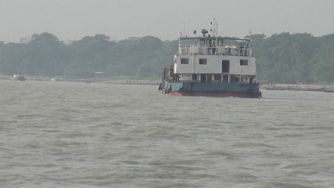 ৮ ঘণ্টা পর শরীয়তপুর-চাঁদপুর রুটে ফেরি চলাচল স্বাভাবিক