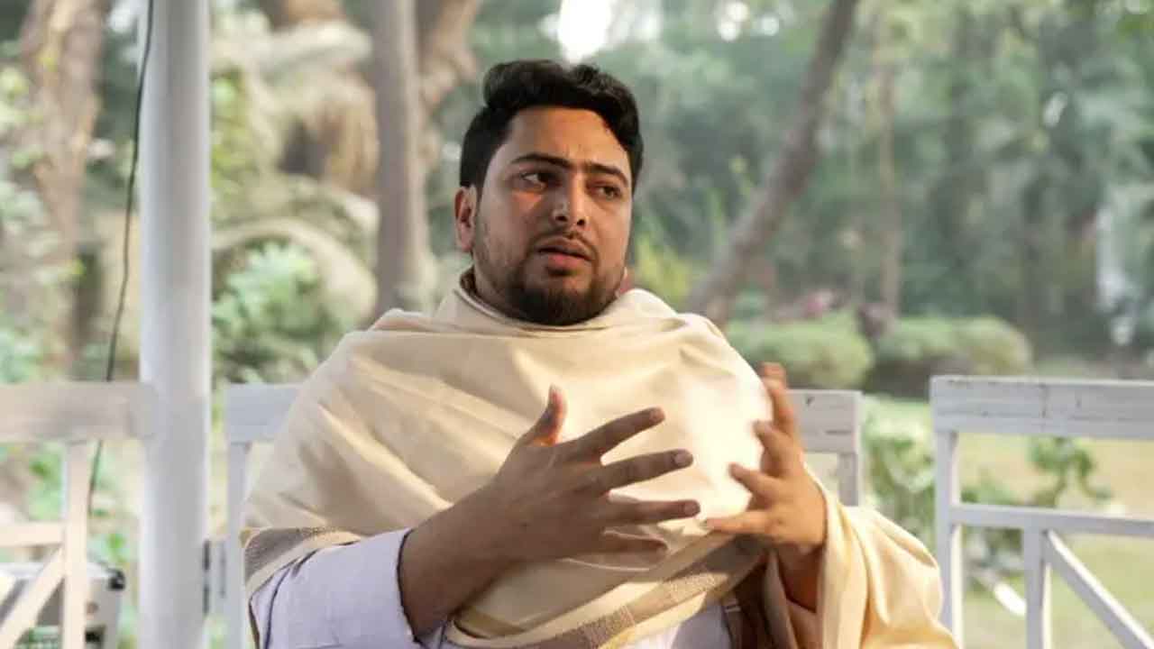 অন্তর্বর্তী সরকারের উপদেষ্টা নাহিদ ইসলাম। ছবি: বিবিসির সৌজন্যে