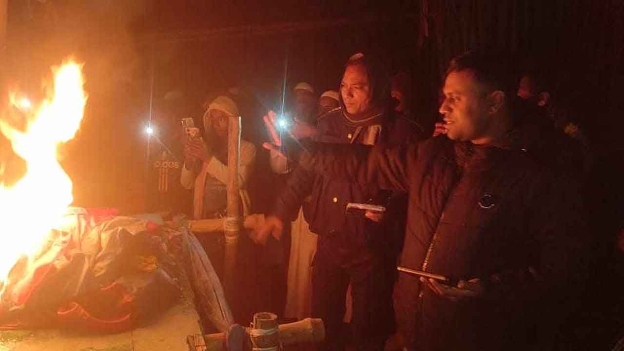 যাত্রার নামে অশ্লীল নাচ-জুয়া, প্যান্ডেল পোড়াল প্রশাসন