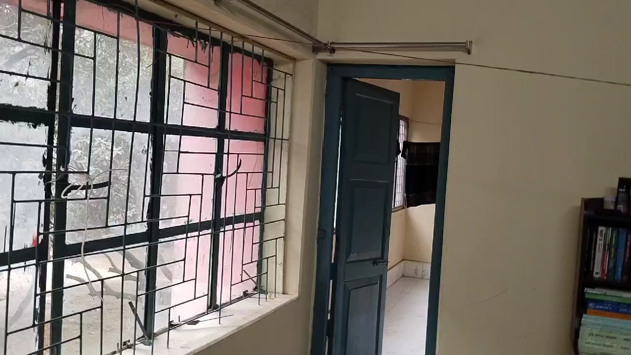 নওগাঁয় এসিল্যান্ডের বাসা লক্ষ্য করে গুলি