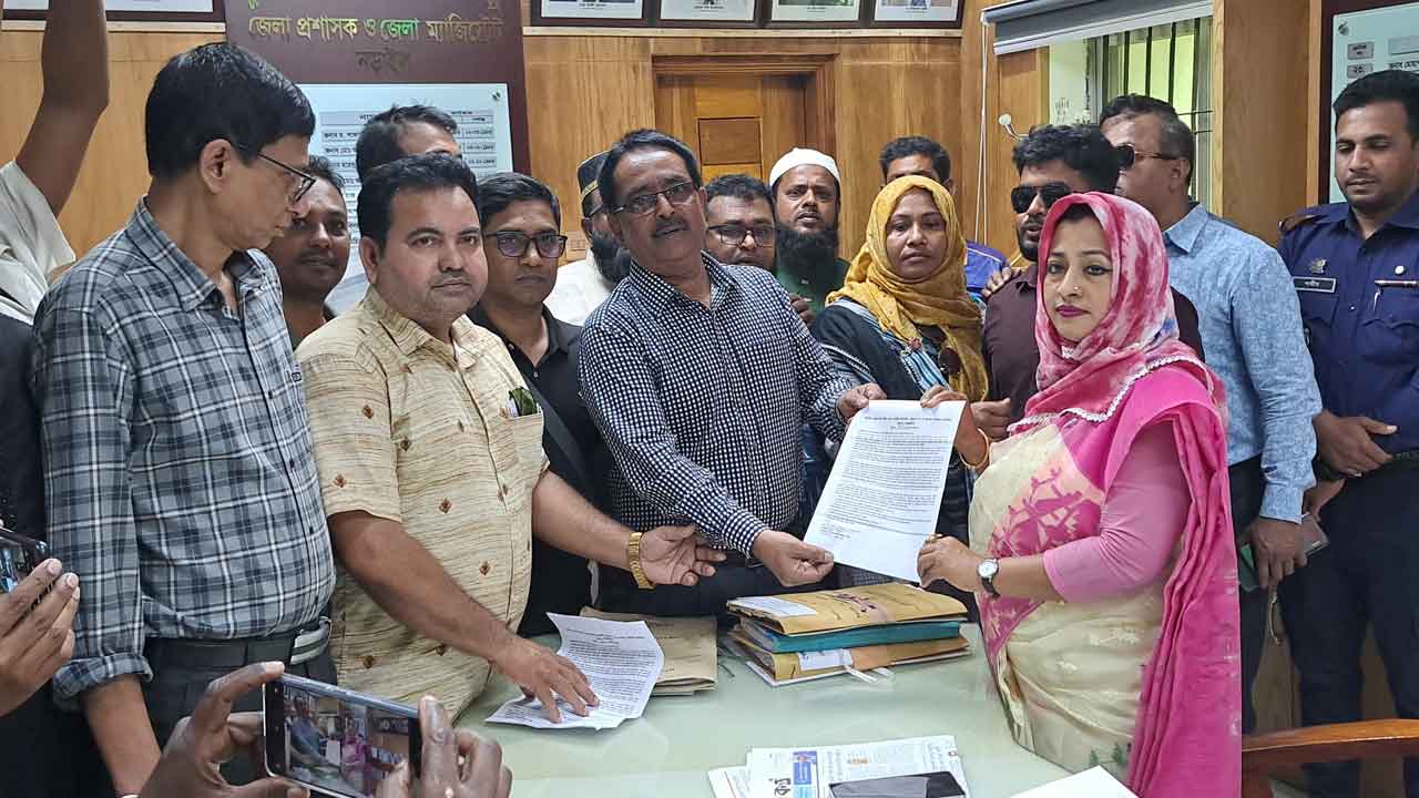 ইটভাটা বন্ধের প্রতিবাদে নড়াইলে বিক্ষোভ সমাবেশ-স্মারকলিপি প্রদান